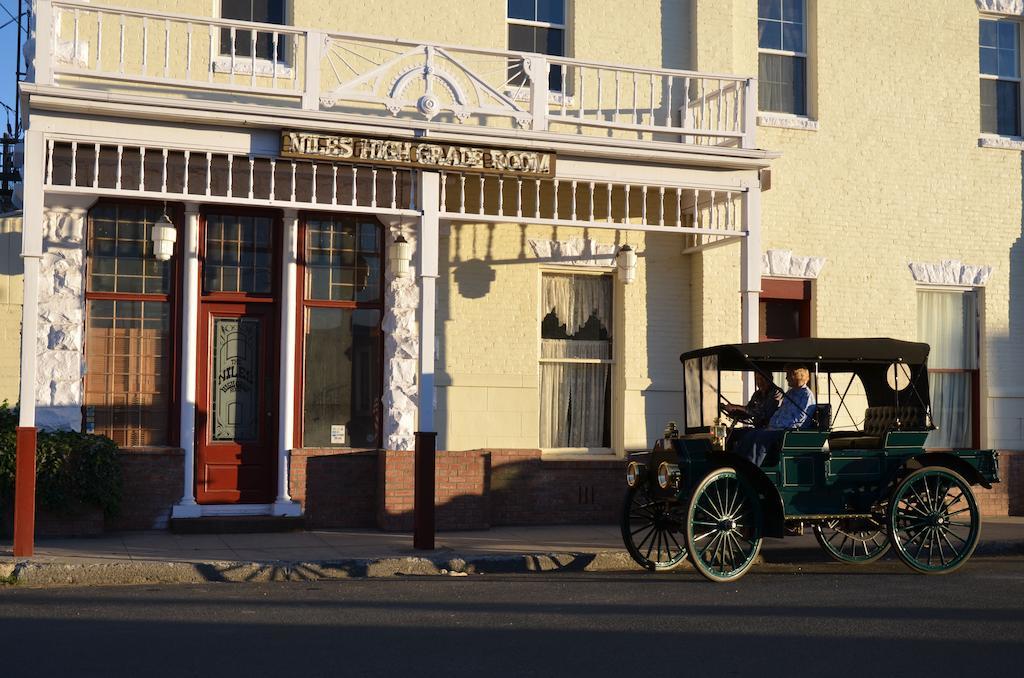 Hotel Niles Alturas Exterior photo