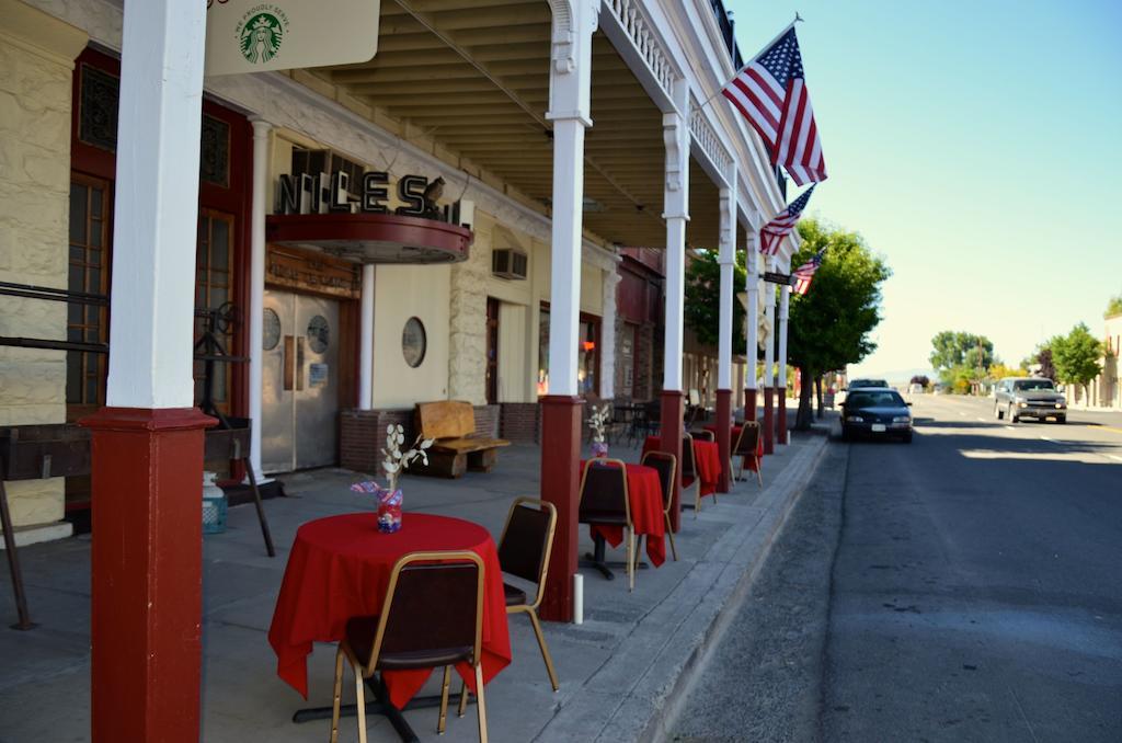 Hotel Niles Alturas Exterior photo